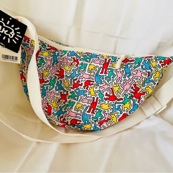 NWT Crescent Shoulder Bag - Picture 2 of 6